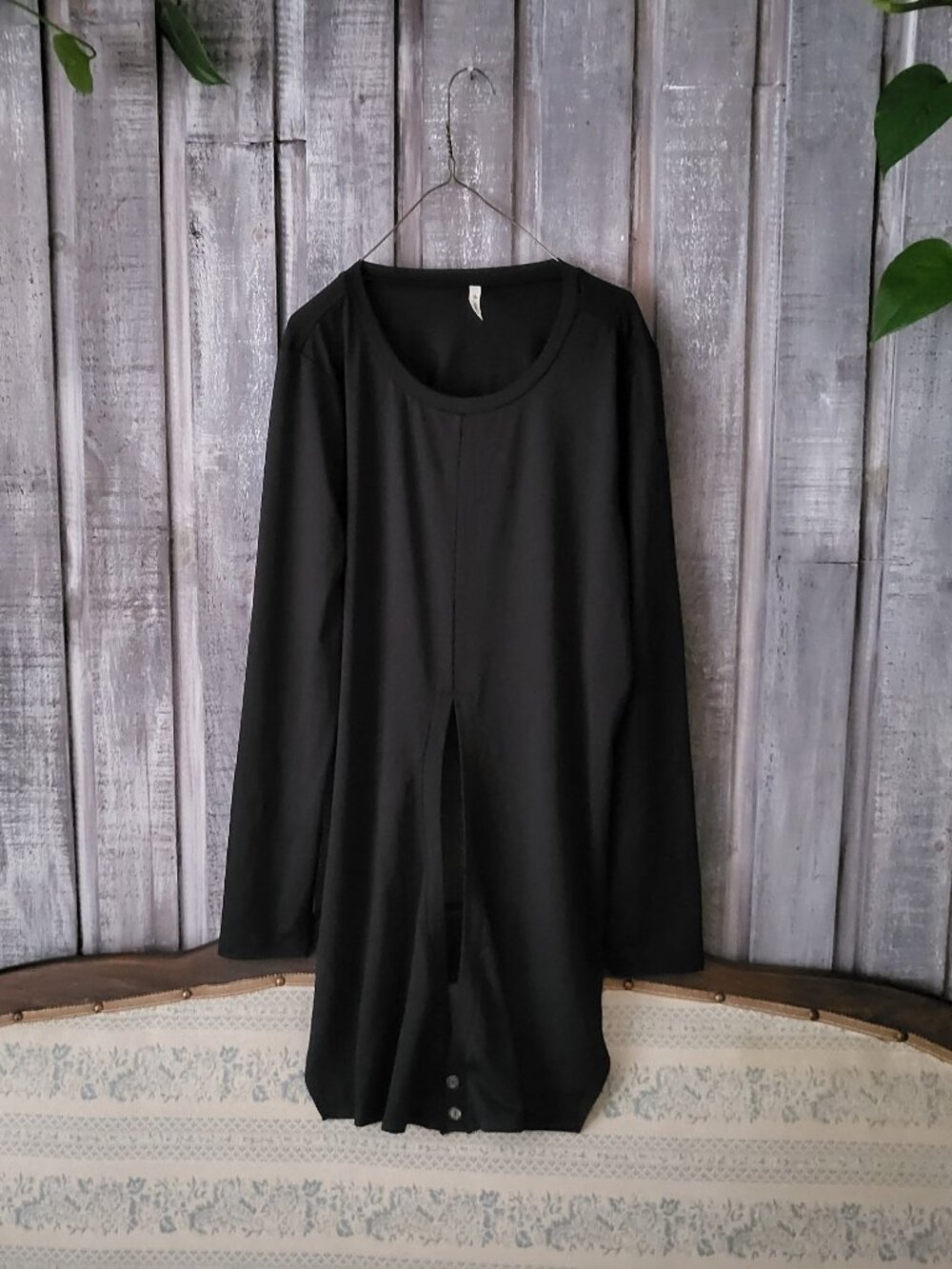 Halara Black Front Split High Slit Long Sleeve Tunic Top Size L